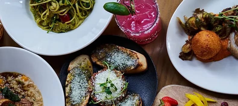 SOCIAL Restaurant + Lounge